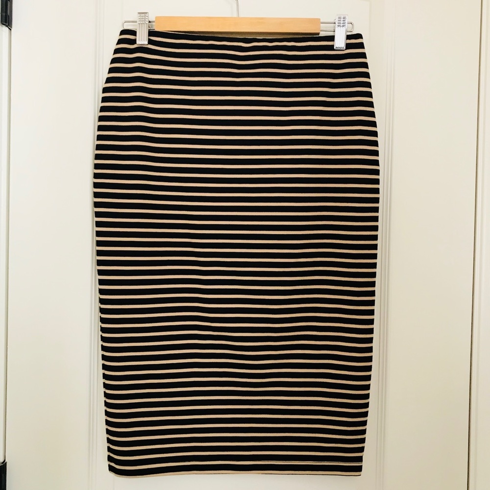 New w/out tags black/nude striped pencil skirt